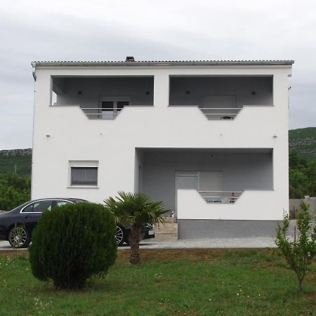 Apartmani Rudi Anić Exteriör bild